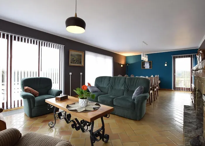Welcoming Holiday Home With Large Garden